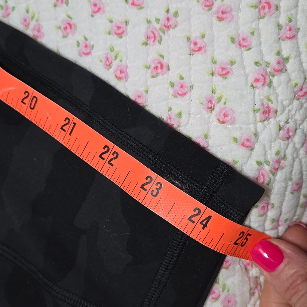 Lululemon camo leggings - Picture 9 of 16